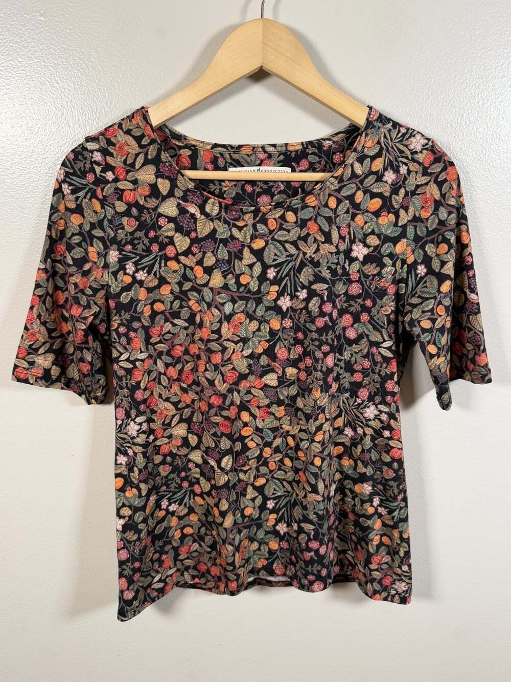 Peruvian Connection Pima Cotton T-shirt Size Medium Floral Artsy Earthy Boho